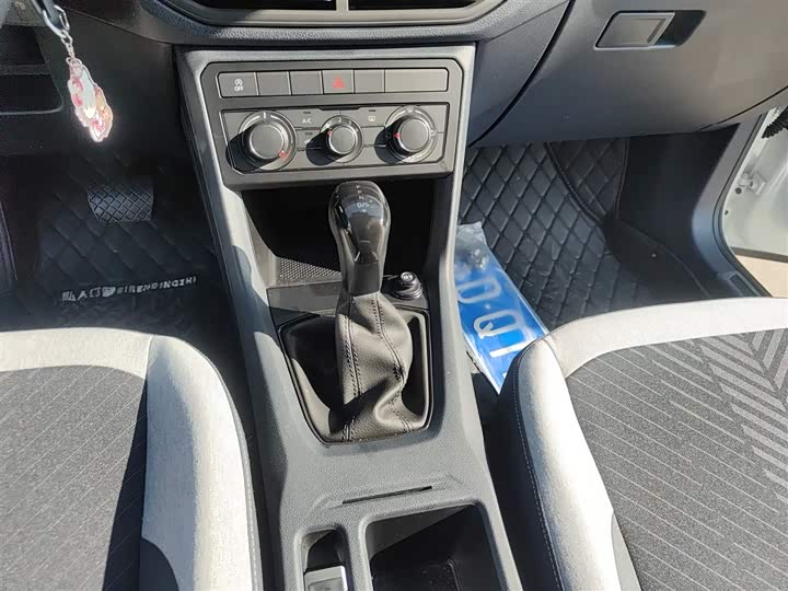 Фото 14 - Volkswagen Tharu