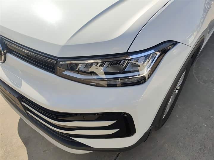 Фото 24 - Volkswagen Tharu