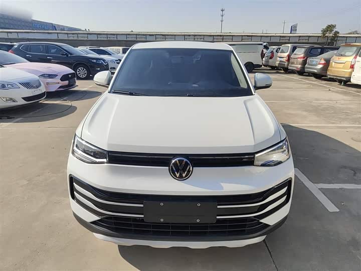 Фото 3 - Volkswagen Tharu