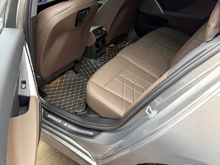 Фото 5 - BMW 5 Series