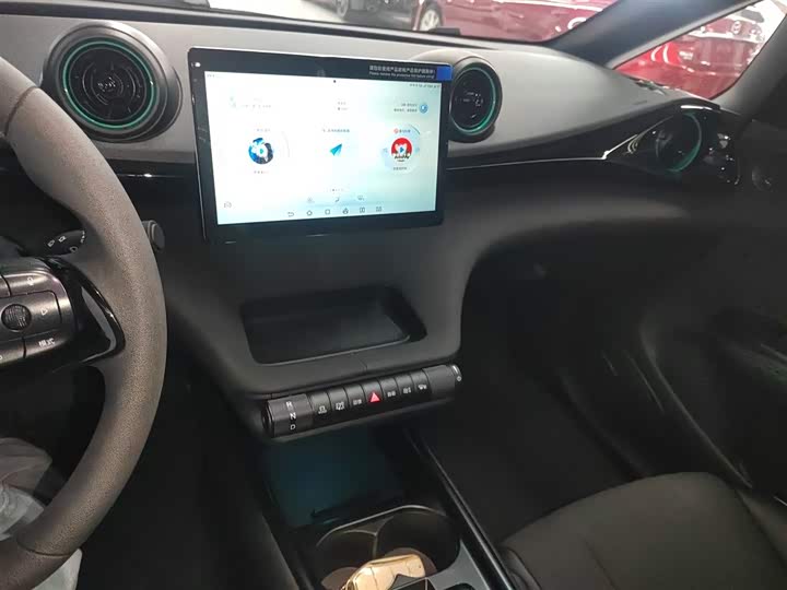 Фото 13 - BYD Dolphin