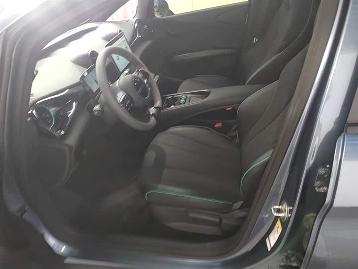 Фото 15 - BYD Dolphin