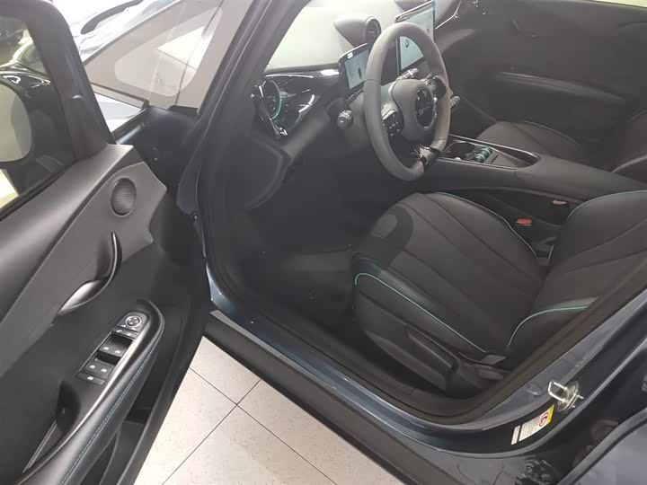 Фото 16 - BYD Dolphin