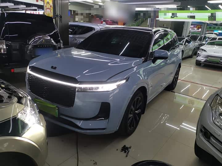 Фото 1 - LiXiang One