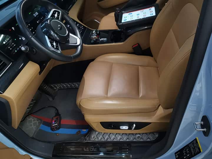 Фото 15 - LiXiang One