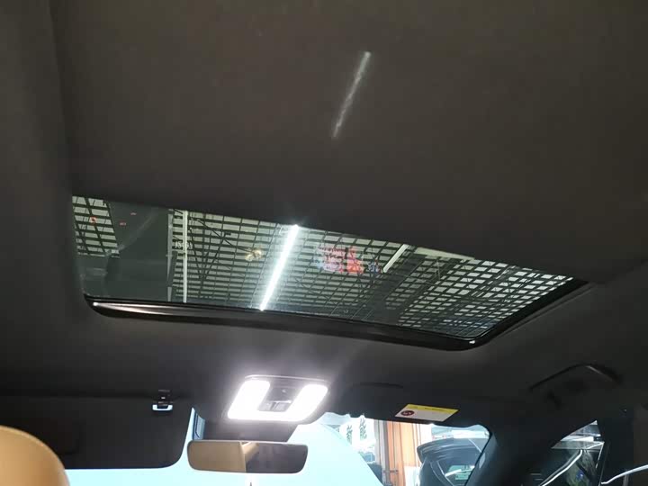 Фото 18 - LiXiang One