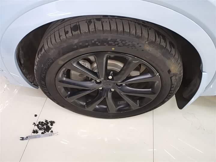 Фото 23 - LiXiang One