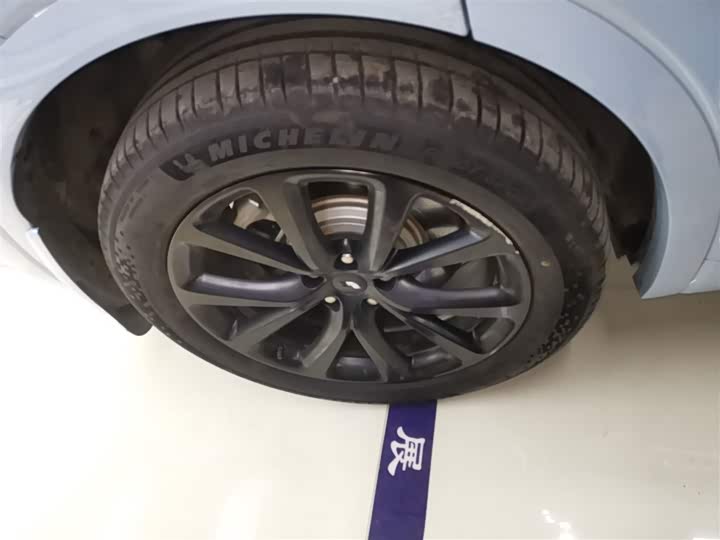 Фото 26 - LiXiang One