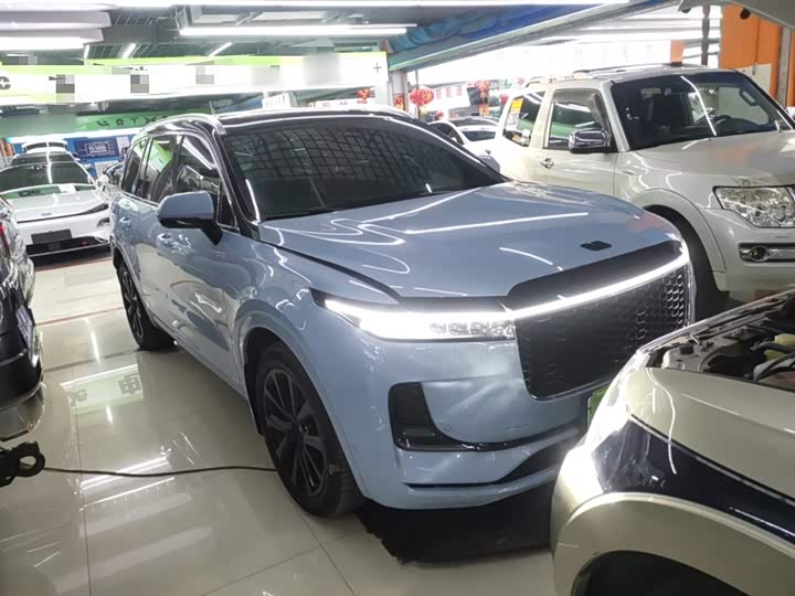 Фото 4 - LiXiang One