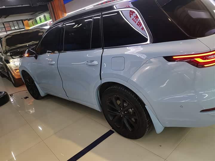 Фото 5 - LiXiang One