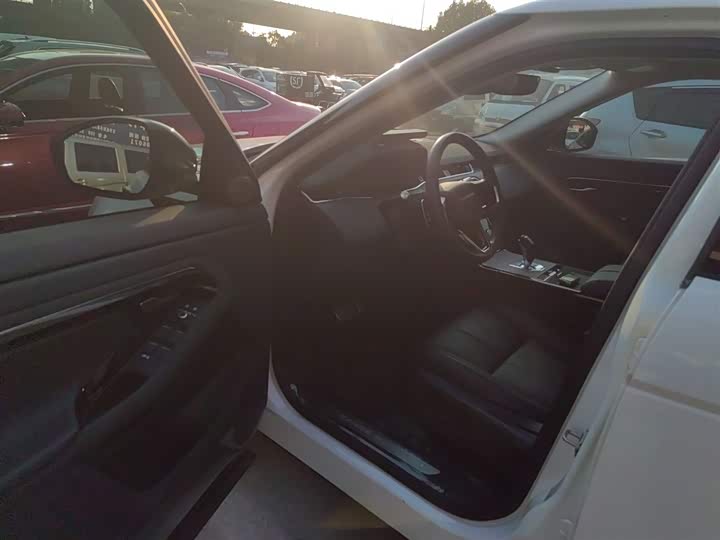 Фото 16 - Land Rover Range Rover Evoque L