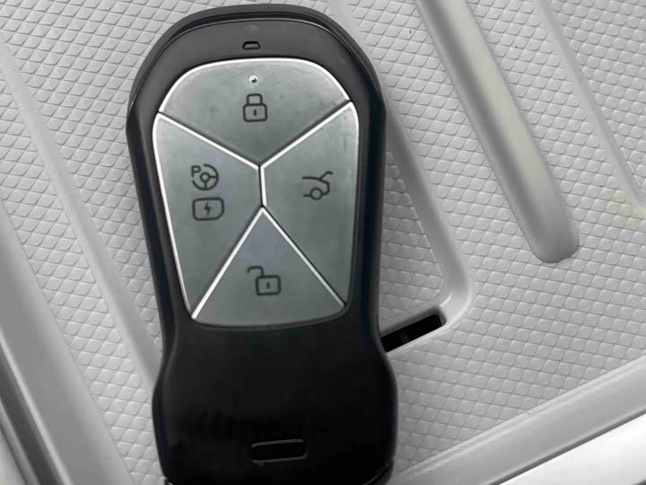 Фото 18 - XPeng G9