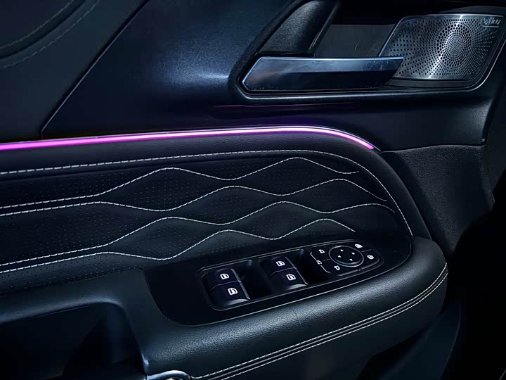 Фото 8 - Tank 300