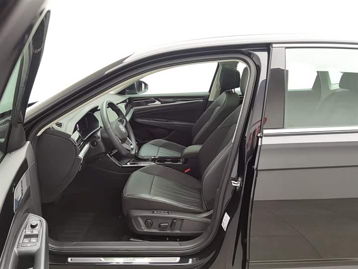 Фото 10 - Volkswagen Passat