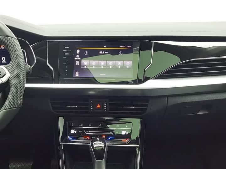 Фото 12 - Volkswagen Passat