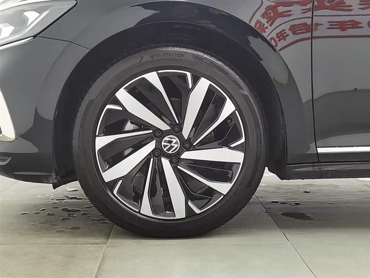 Фото 17 - Volkswagen Passat