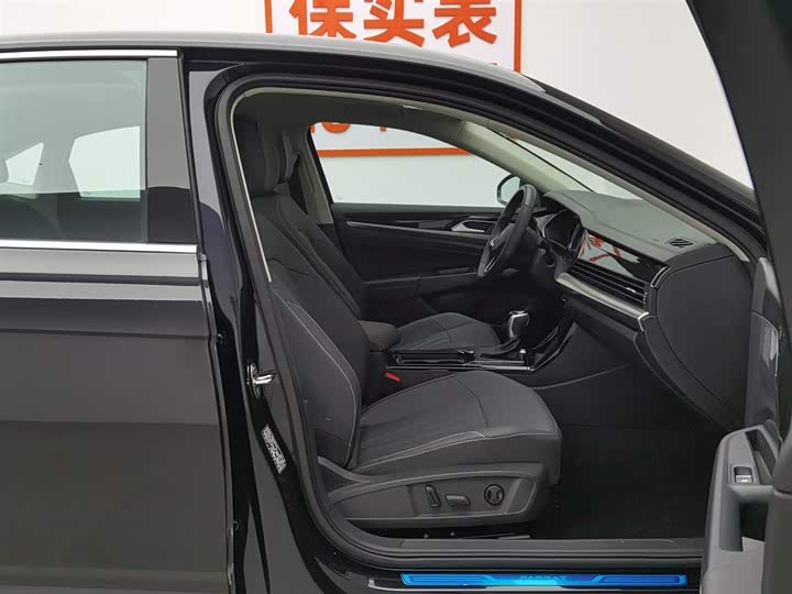 Фото 23 - Volkswagen Passat