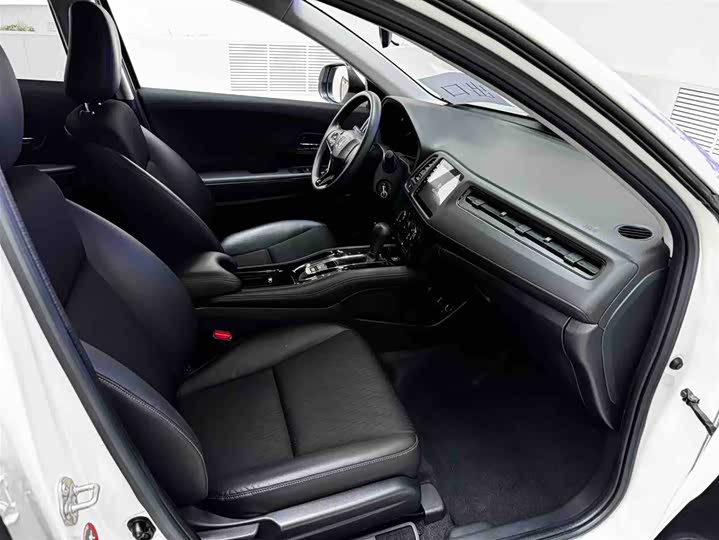 Фото 10 - Honda Vezel