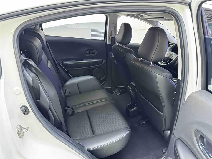 Фото 11 - Honda Vezel