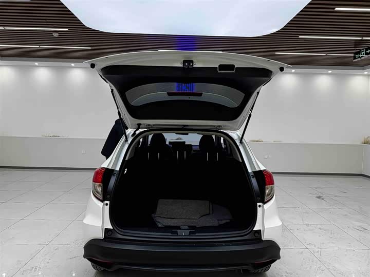 Фото 12 - Honda Vezel