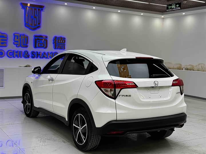 Фото 14 - Honda Vezel