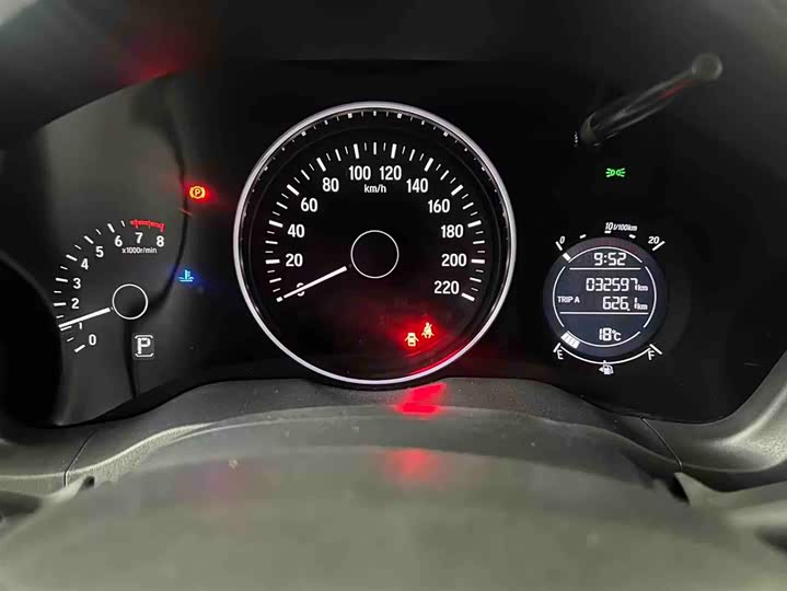 Фото 16 - Honda Vezel