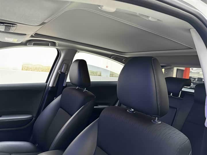 Фото 4 - Honda Vezel