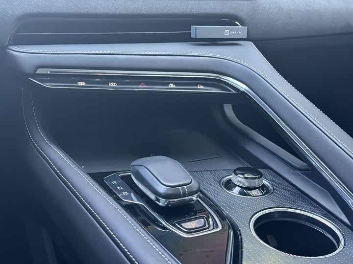 Фото 14 - Zeekr 001