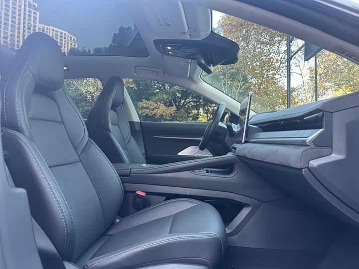 Фото 18 - Zeekr 001