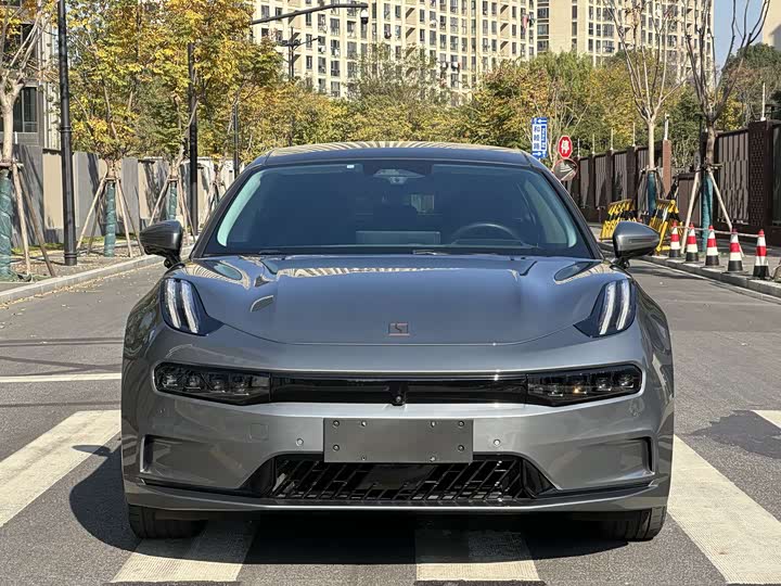 Фото 2 - Zeekr 001