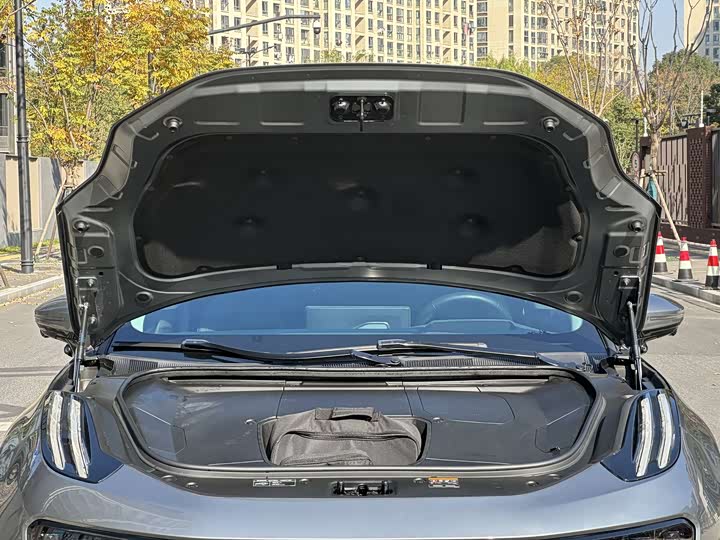 Фото 21 - Zeekr 001