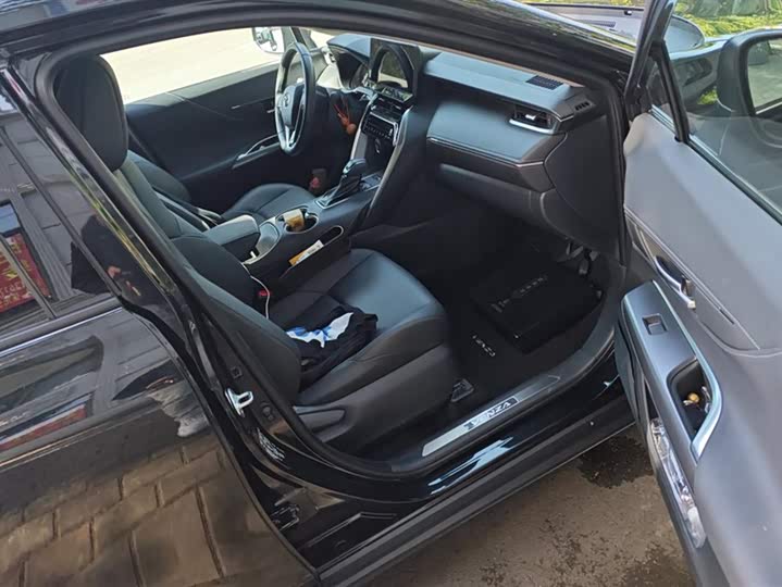 Фото 8 - Toyota Venza