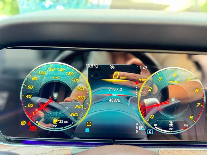 Фото 14 - Mercedes-Benz E-Class