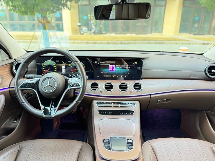 Фото 8 - Mercedes-Benz E-Class