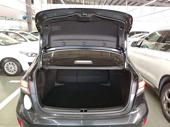 Фото 19 - Toyota Levin