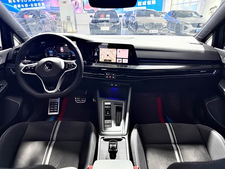 Фото 11 - Volkswagen Golf