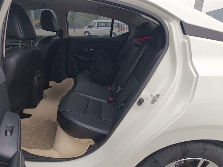 Фото 17 - Nissan Sylphy