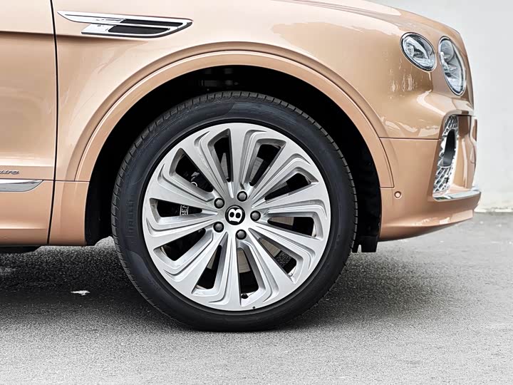 Фото 9 - Bentley Bentayga