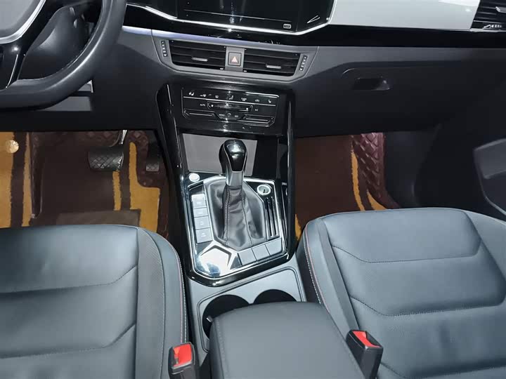 Фото 14 - Volkswagen Tayron