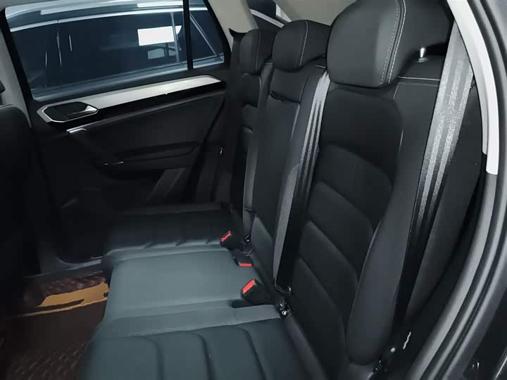 Фото 17 - Volkswagen Tayron