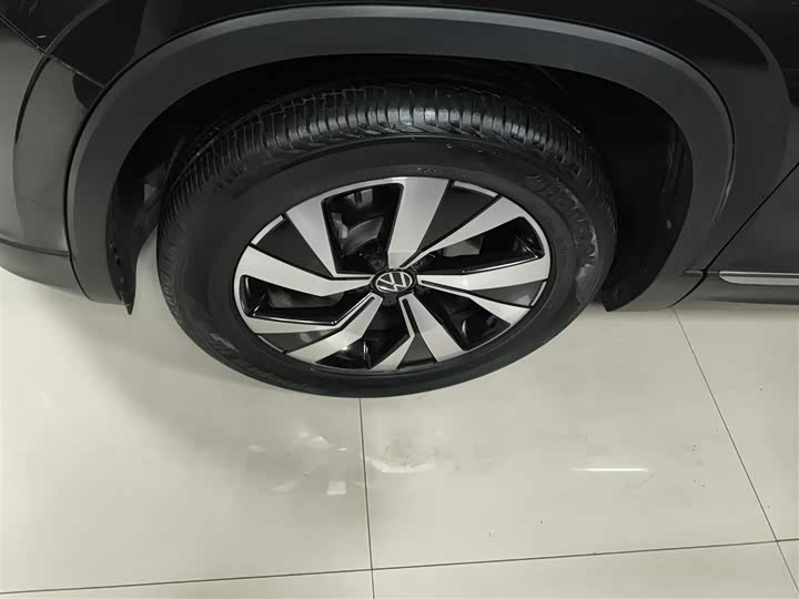 Фото 23 - Volkswagen Tayron