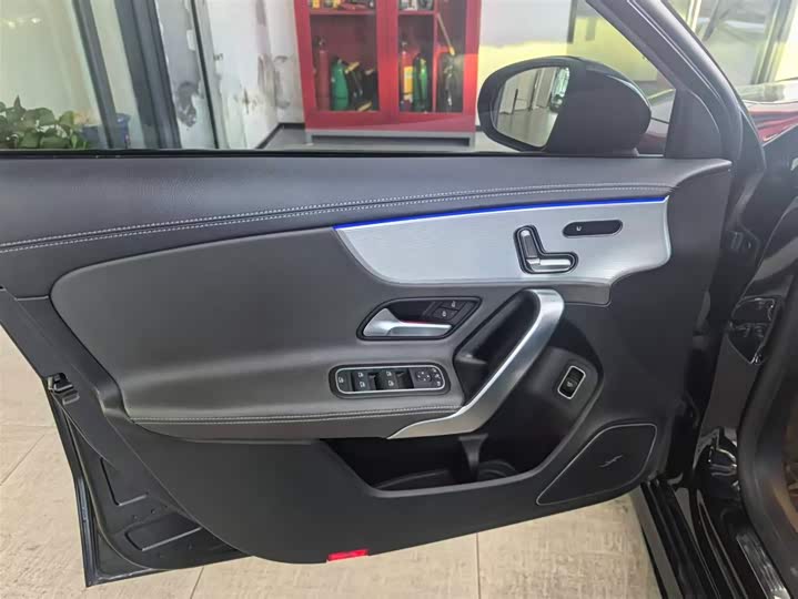 Фото 11 - Mercedes-Benz A-Class AMG