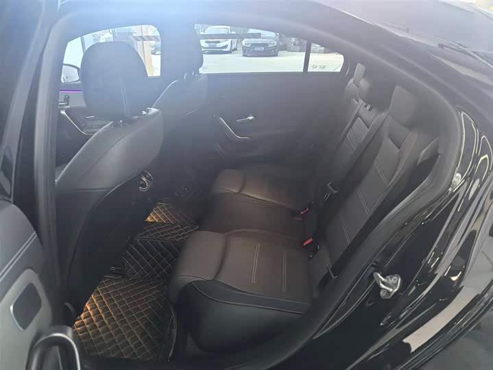 Фото 6 - Mercedes-Benz A-Class AMG