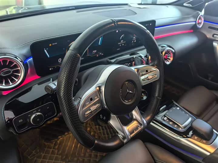 Фото 8 - Mercedes-Benz A-Class AMG