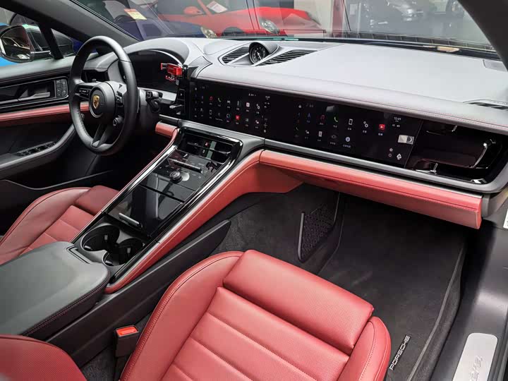 Фото 17 - Porsche Panamera