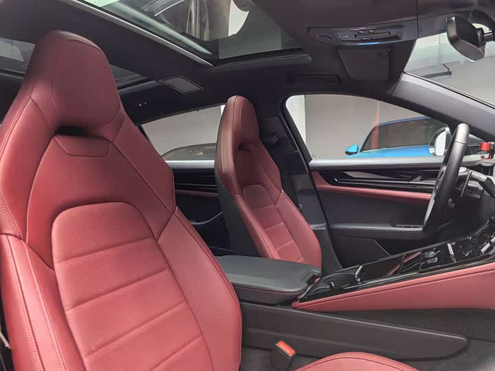 Фото 19 - Porsche Panamera