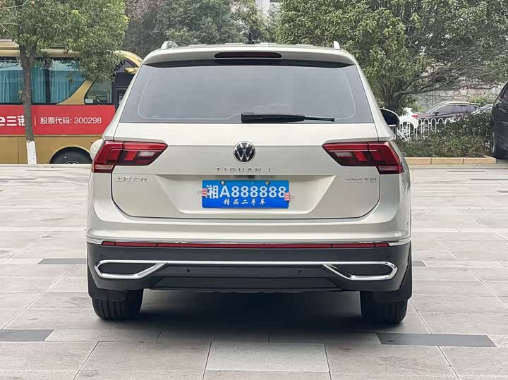 Фото 5 - Volkswagen Tiguan L Pro