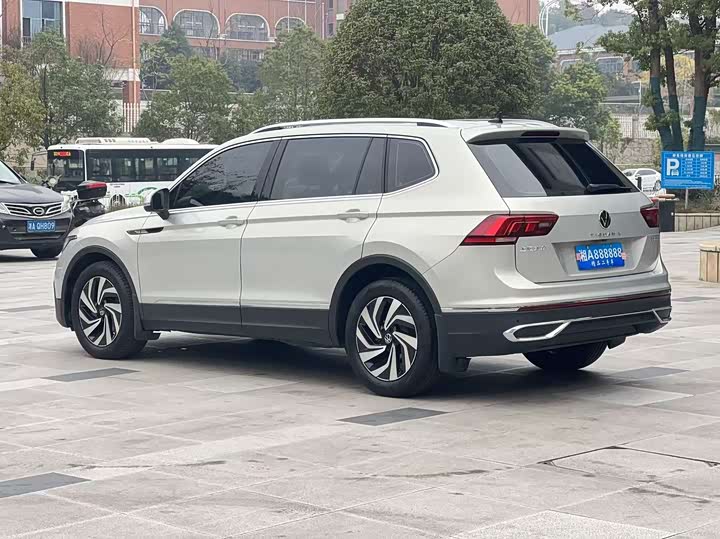 Фото 6 - Volkswagen Tiguan L Pro
