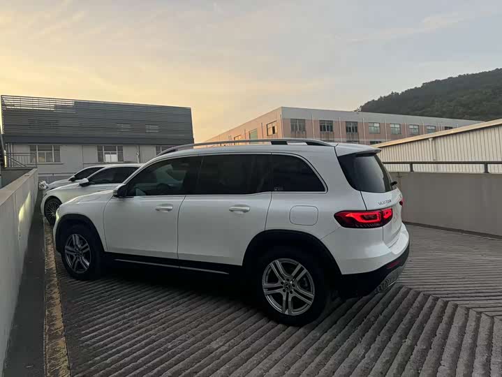 Фото 6 - Mercedes-Benz GLB-Class