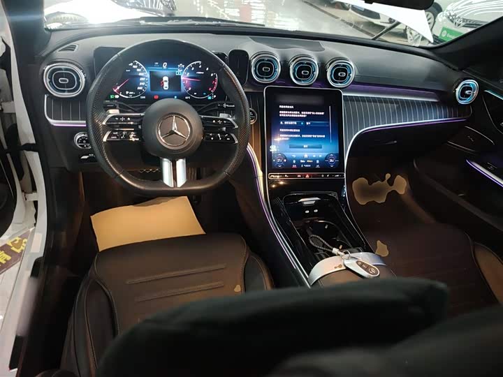 Фото 10 - Mercedes-Benz C-Class